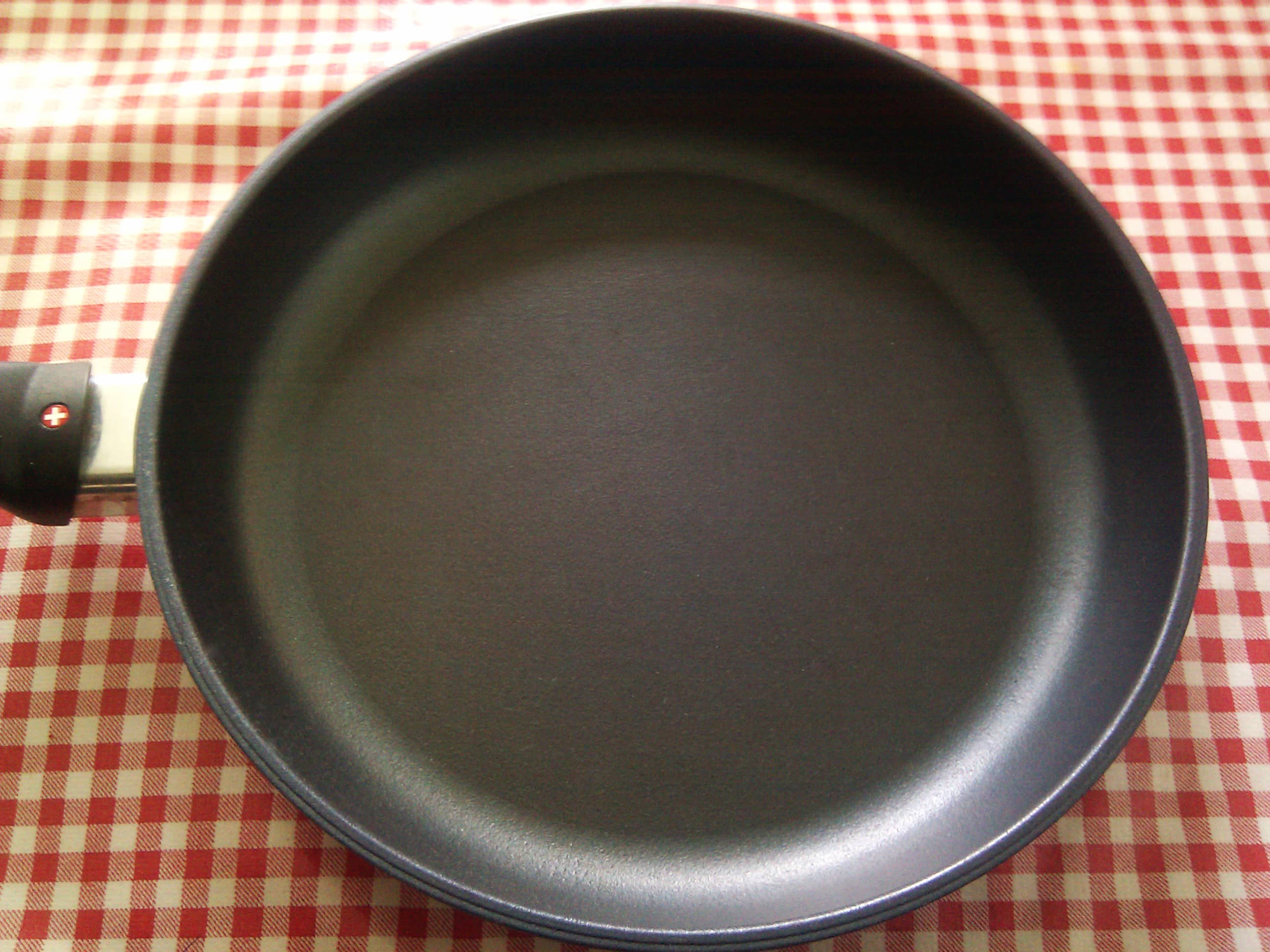 Teflon coating on pans