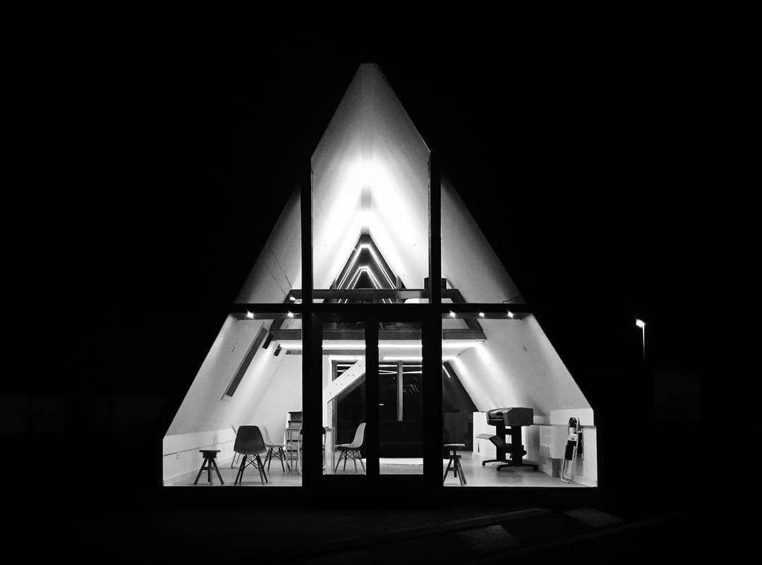 🥇 Dieses Falthaus hält Erdbeben stand und kann an einem Tag installiert