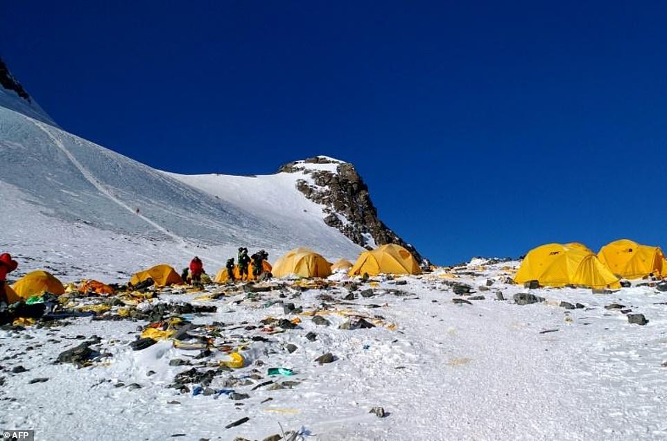 mount Everest biggest dump