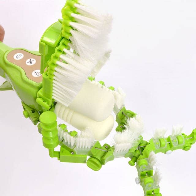 This Japanese Handheld Dishwasher Is A Must Have For Anyone