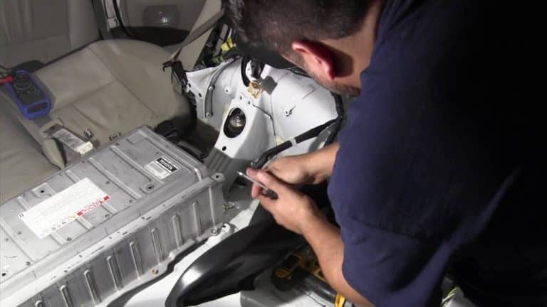 This Is How You Can Replace Your Car's Hybrid Battery Using Common Tools