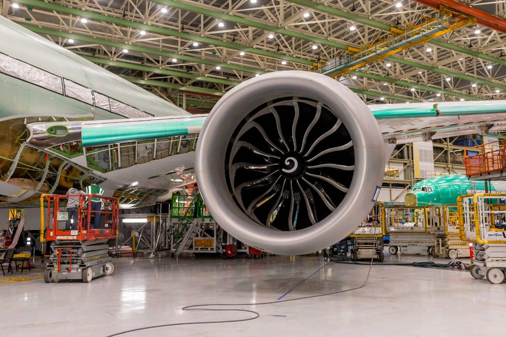 Boeing 777X Features World's Largest Engine, GE9X!