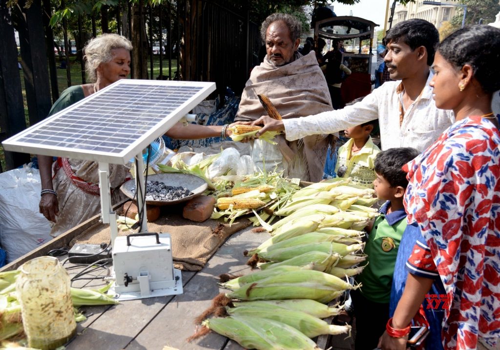 Selvamma Uses Solar Power For Roasting Corn Now!