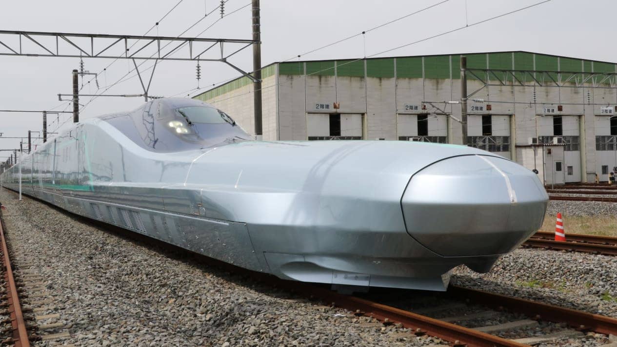 The ALFA-X version of the Shinkansen train started test runs last week, and these test runs are going to run for a total of three years