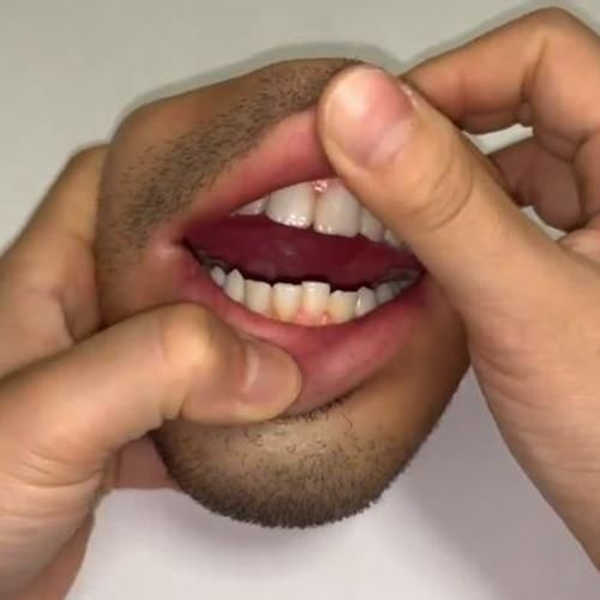 Japanese Artist Created A Hyper-Realistic Human Mouth Coin Purse