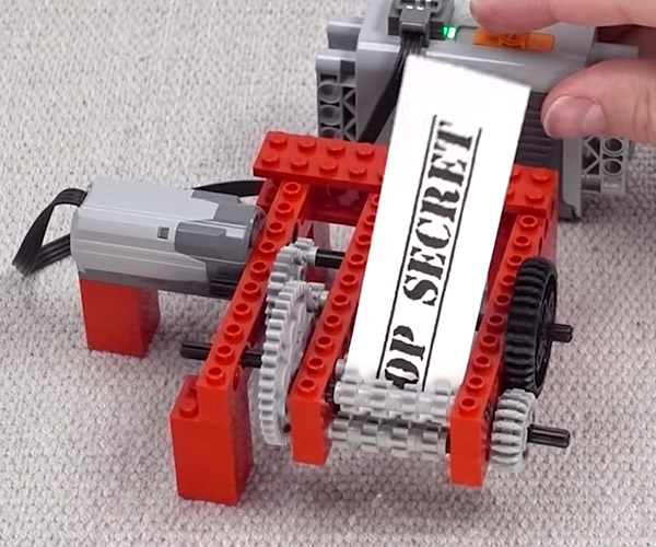 Learn How To Create A LEGO Paper Shredder On Your Own