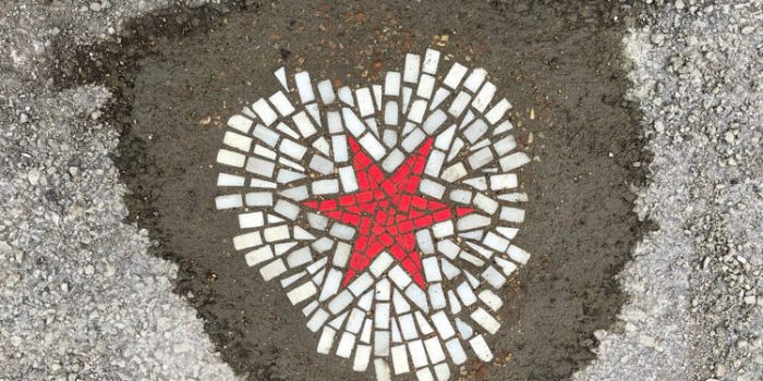 Meet Jim Bachor – Chicago’s Pothole Artist Who Transforms Potholes