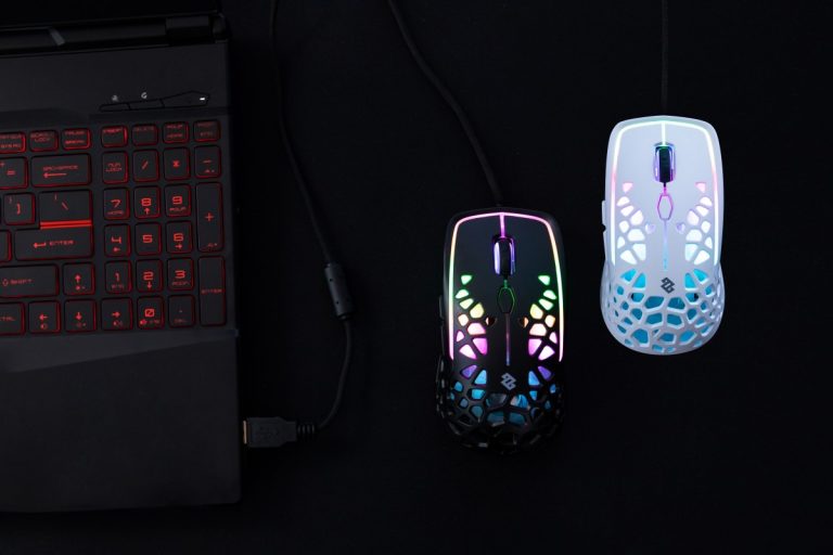zephyr gaming mouse with active palm cooling