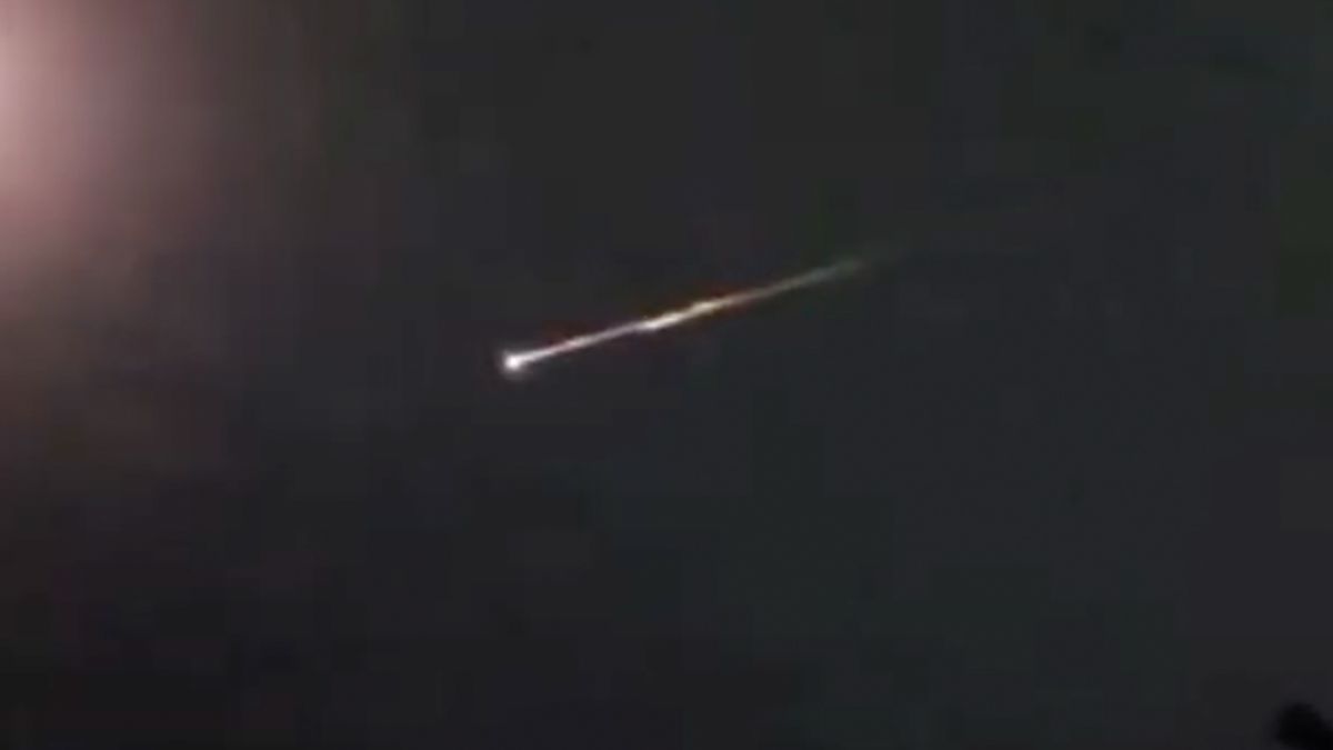 Watch A Failed Russian Satellite Fall Back To The Earth In A