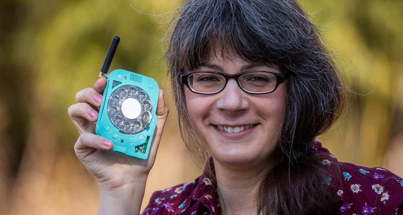 this-new-rotary-un-smart-phone-could-be-the-retro-phone-you