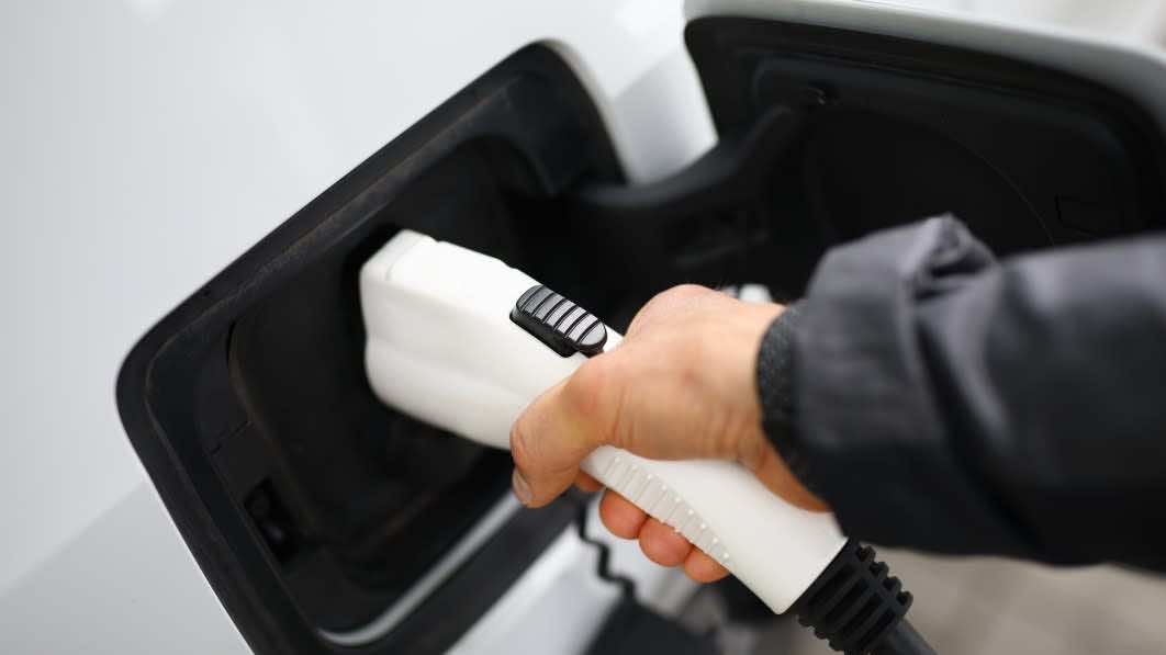 this-north-carolina-bill-will-ban-free-public-ev-chargers-un