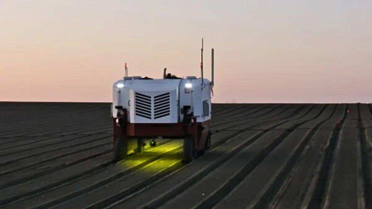 This New Farming Robot Can Kill 200,000 Weeds Per Hour