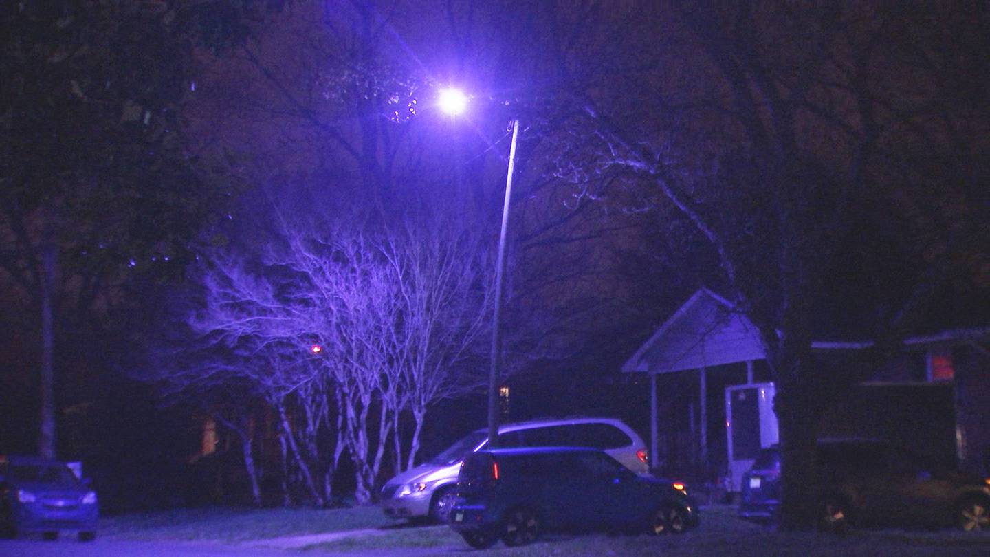 Defective LED Streetlights Are Turning Nights Purple And T   SYXGUVPXARD4BALKT4DHAH3XHM 