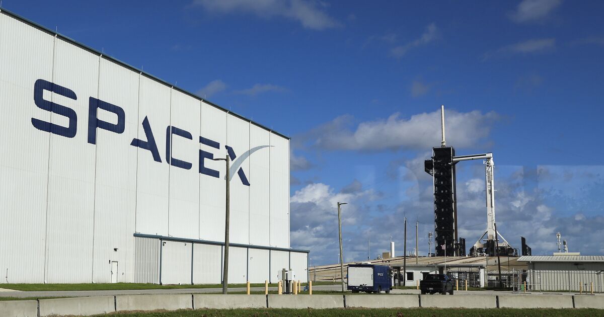 This Former SpaceX Engineer Has Accused Elon Musk's Company