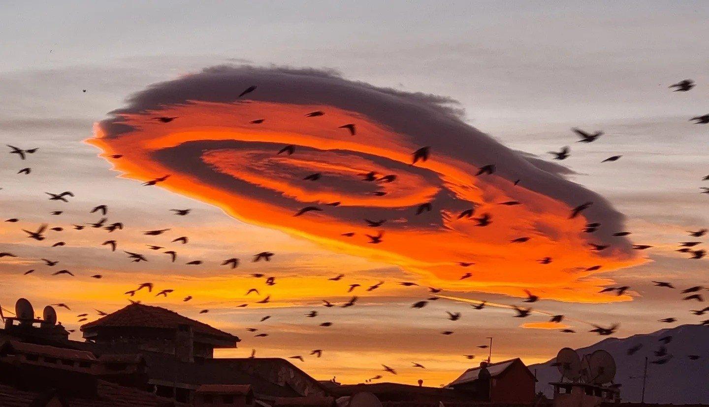 Bizarre UFOlike Cloud Formation Appears Over Turkey And Baf