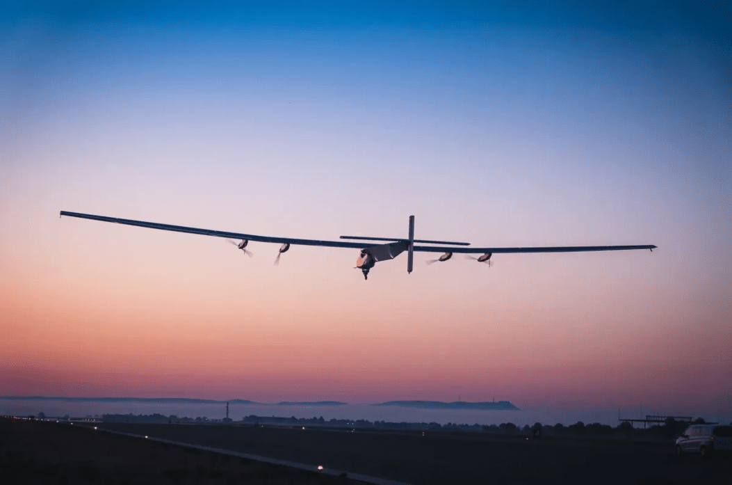 this-solar-powered-airplane-can-fly-itself-and-stay-in-t