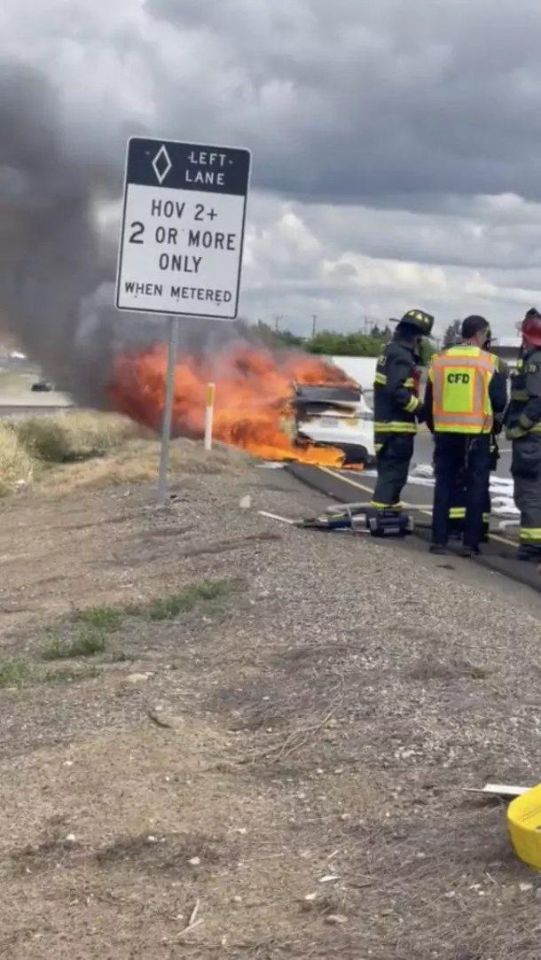 man-whose-tesla-caught-fire-left-speechless-by-tesla-custome