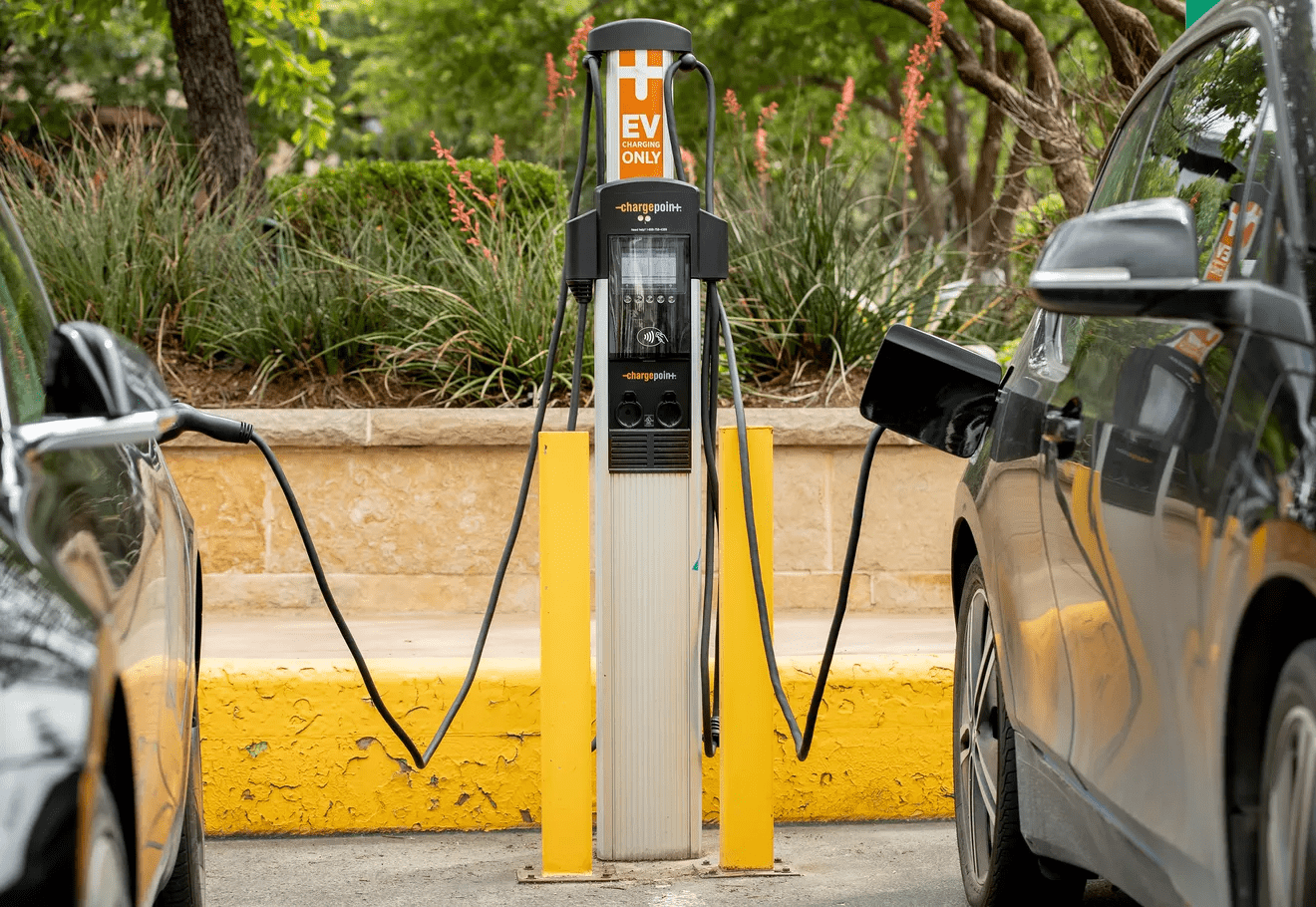 texas-ev-owners-will-now-have-to-pay-400-to-register-new-ca