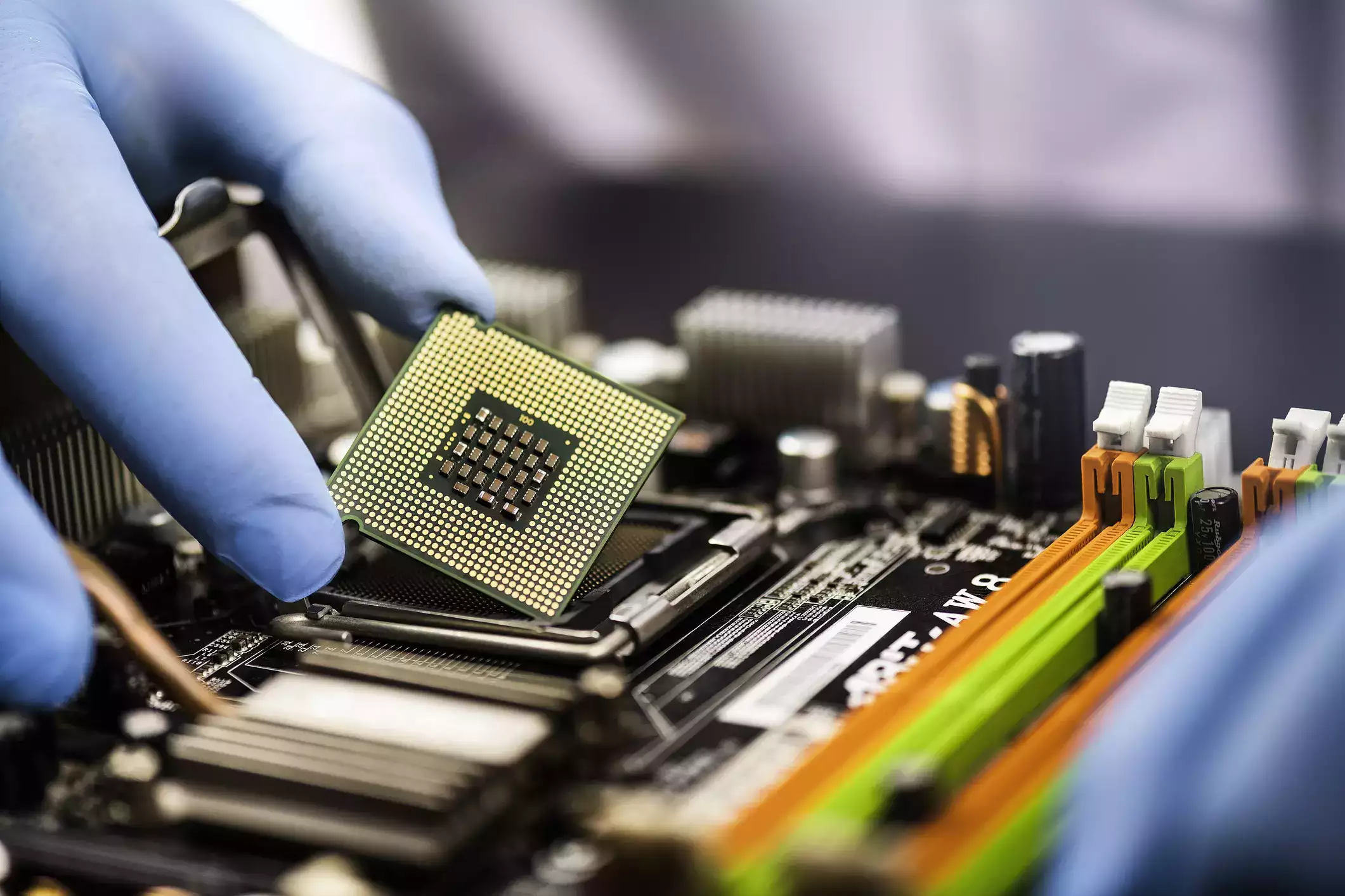 China Is Boosting Its Chipmaking Industry With A Massive $40